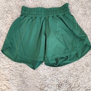 Lululemon Track That High Rise Lined Short 5" in green size 6